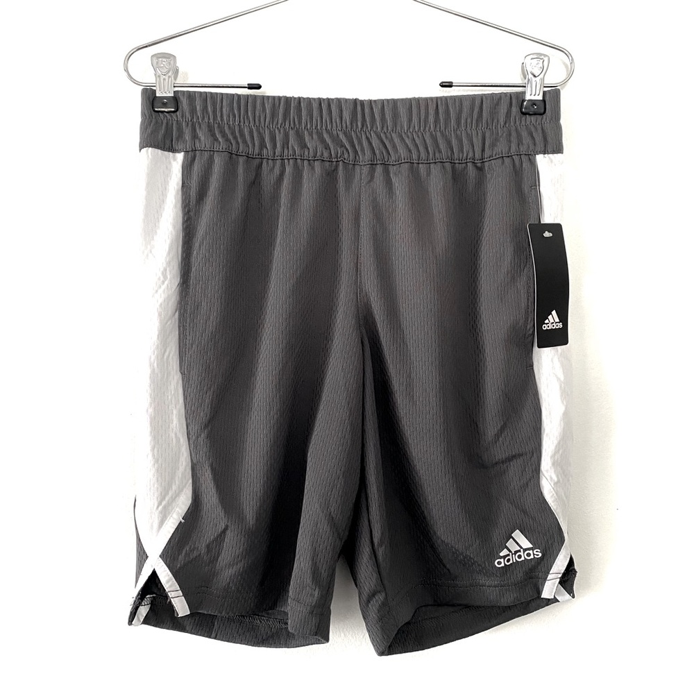 Brand name boys Athletic Shorts. Perfect for Golf Training Shorts Grey & White